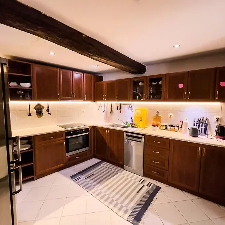 The Base- Balance Hub Къща за гости